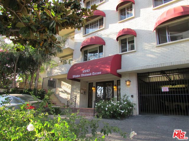 10645 Wilshire Boulevard, Los Angeles CA: https://media.crmls.org/mediaz/ae596b1b-c26c-498d-81a6-51873fd03872.jpg