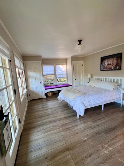 811 Alameda Avenue, Monterey CA: https://media.crmls.org/mediaz/ae5999df-b4c3-47f7-bb67-516410348646.jpg