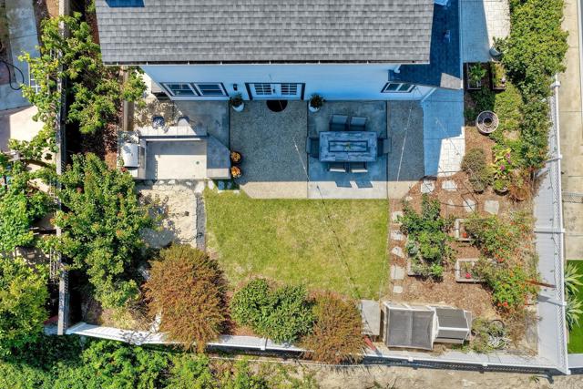 1782 E Pointe Avenue, Carlsbad CA: https://media.crmls.org/mediaz/ae5a7477-91e6-4294-bde1-6acb61490c96.jpg
