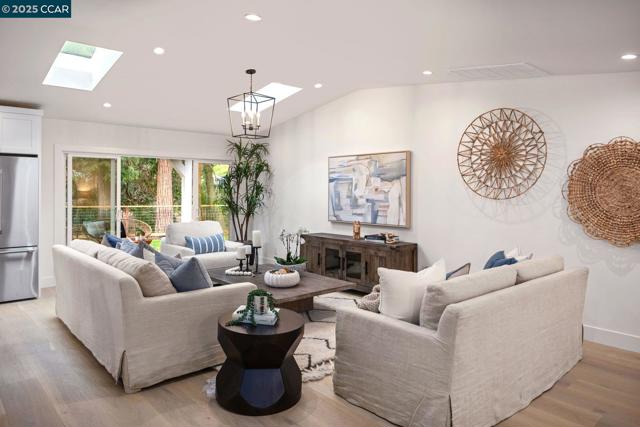 706 St Marys Road, Lafayette CA: https://media.crmls.org/mediaz/ae5bb17f-6a0e-42a4-9048-b81eaa8bae6f.jpg