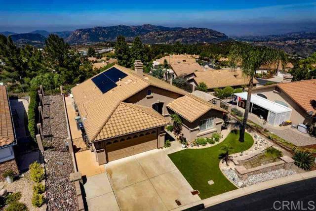 2307 Columbine Drive, Alpine CA: https://media.crmls.org/mediaz/ae5c7a21-b6a4-43b3-89ce-71868190d77d.jpg