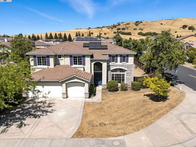 3909 Danbury Way, Fairfield CA: https://media.crmls.org/mediaz/ae5c9a04-308e-4520-94b8-b4ebfafaed0c.jpg