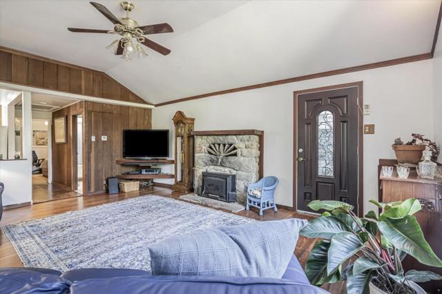 Image 4 of 39 For 1045 Forest Way