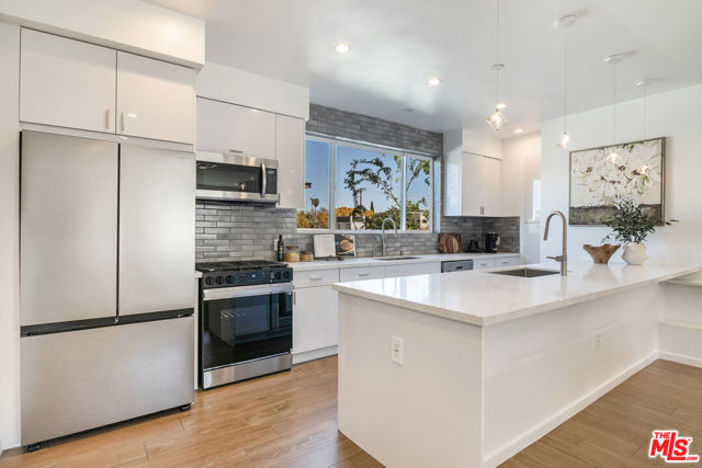 1623 S Bedford Street, Los Angeles CA: https://media.crmls.org/mediaz/ae5d7055-ab2a-44bd-a68d-e6bc9d1b1bcb.jpg