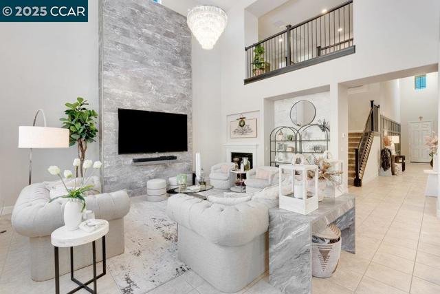 363 Fletcher Lane, Brentwood CA: https://media.crmls.org/mediaz/ae5d898a-5119-46a3-a0de-b00e3d376eb4.jpg