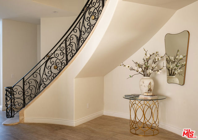 1113 Amherst Avenue, Los Angeles CA: https://media.crmls.org/mediaz/ae5dacb4-f2c1-4626-8c4a-f3a1e10c1160.jpg