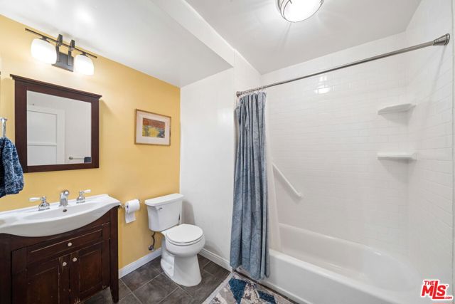 4942 Stern Avenue photo 27