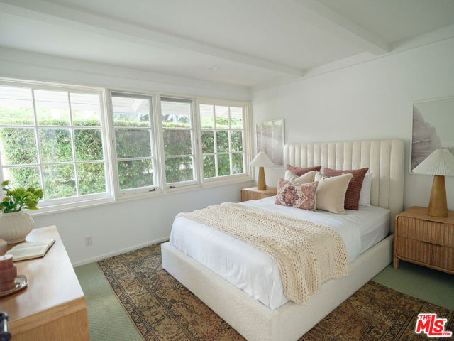 2 Eucalyptus Lane, Rolling Hills CA: https://media.crmls.org/mediaz/ae5dca31-e1d7-49ca-9ce8-0a67bb8bb3f1.jpg