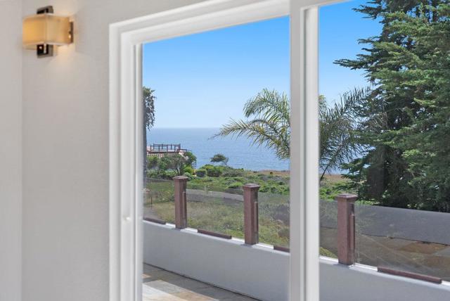 420 Sand Dollar Drive, La Selva Beach CA: https://media.crmls.org/mediaz/ae5e0d36-c57c-4d1b-a2d0-b3cc71e67960.jpg