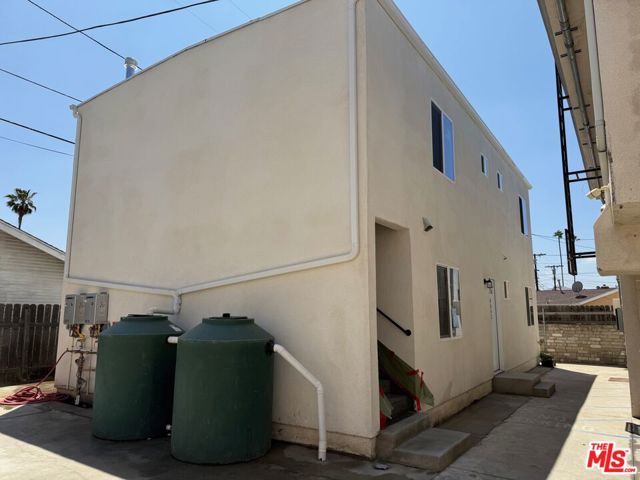 6644 IRVINE Avenue, North Hollywood CA: https://media.crmls.org/mediaz/ae5e1124-8e37-4348-a35e-3bcf4f231f25.jpg