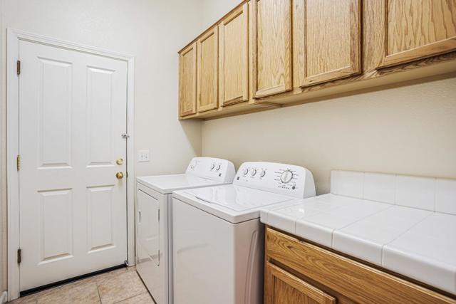 9712 Bovill Drive, Elk Grove CA: https://media.crmls.org/mediaz/ae5e18c5-a487-46eb-8127-c3df329276fe.jpg