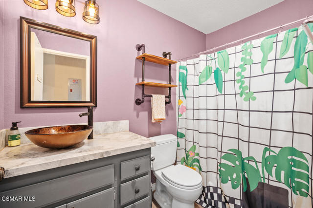 2414 Pleasant Way, Thousand Oaks CA: https://media.crmls.org/mediaz/ae5e24d3-8320-4a80-8fd5-933260107d0b.jpg