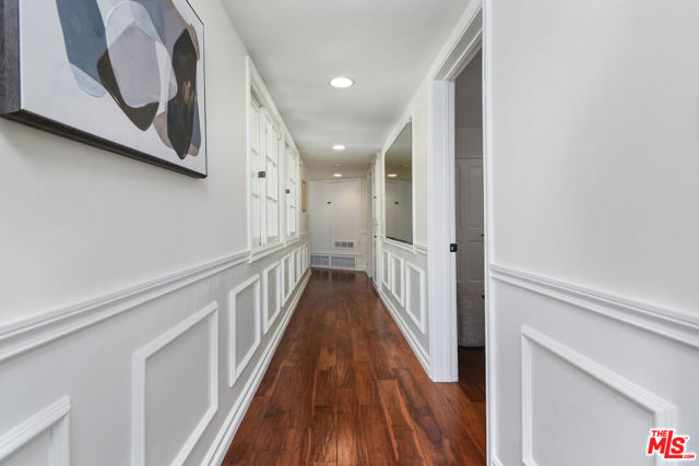 15474 Loom Place, Sherman Oaks CA: https://media.crmls.org/mediaz/ae5e2acd-0e2b-49f0-9239-8ac9fd717a32.jpg