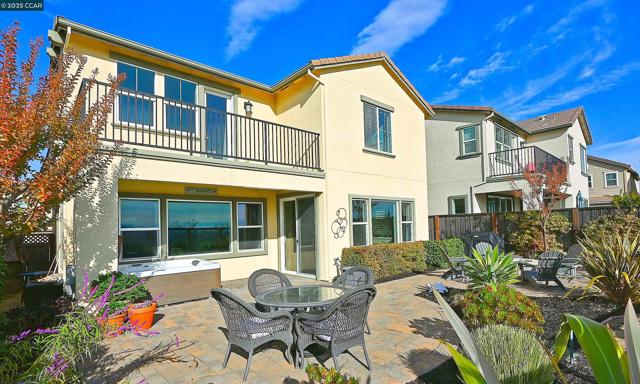 528 Caprio Ct, San Ramon CA: https://media.crmls.org/mediaz/ae5eab18-91ed-403f-98f4-d581b4d216e8.jpg
