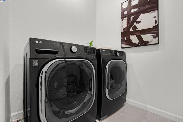 5422 Arnold Rd, Dublin CA: https://media.crmls.org/mediaz/ae5f62f3-8e85-4159-847e-9e3709539155.jpg