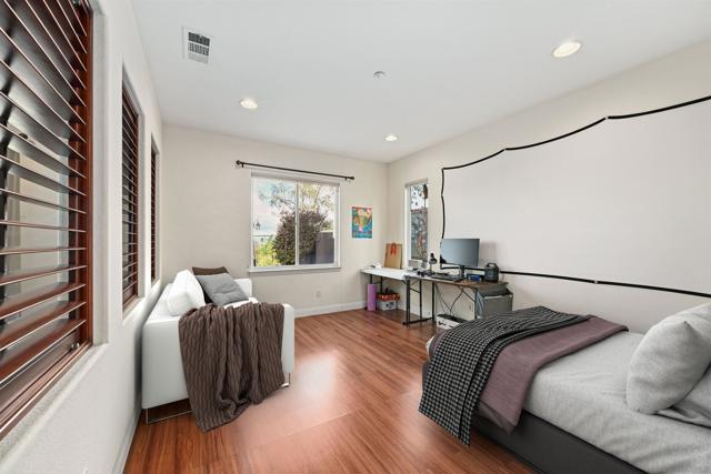 10562 Aspen Gln, Escondido CA: https://media.crmls.org/mediaz/ae5f8b9b-7d9b-4cc0-b65f-5155e1238075.jpg