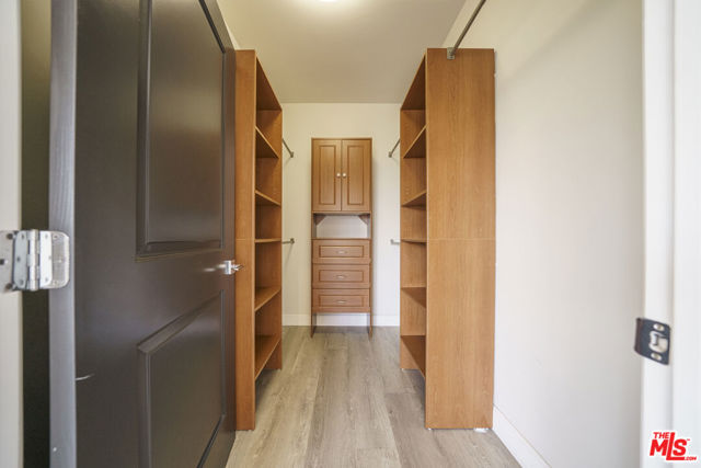 970 S St Andrews Place, Los Angeles CA: https://media.crmls.org/mediaz/ae5fac42-1e63-4250-b3d1-3c4fb7990685.jpg