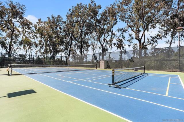 4887 Bella Pacific Row, San Diego CA: https://media.crmls.org/mediaz/ae605963-f0d5-4254-91b1-e9dd68728c7b.jpg
