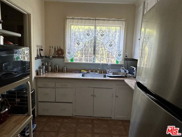 1179 N Berendo Street, Los Angeles CA: https://media.crmls.org/mediaz/ae607681-9222-4d2b-b222-5f2cc99d1821.jpg