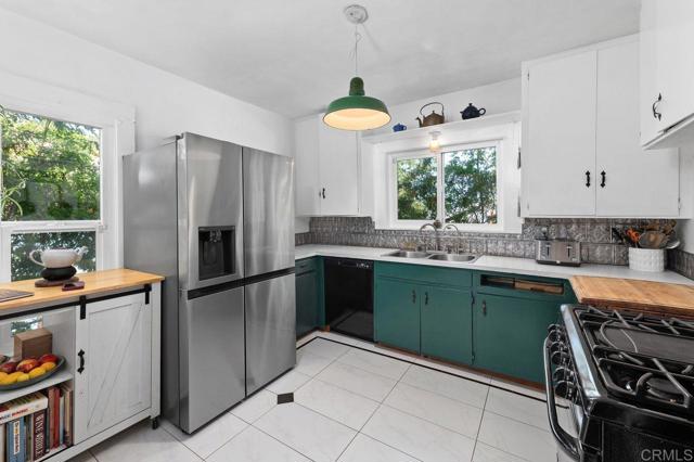 Detail Gallery Image 9 of 45 For 2641 Massachusetts Ave, Lemon Grove,  CA 91945 - 5 Beds | 2 Baths