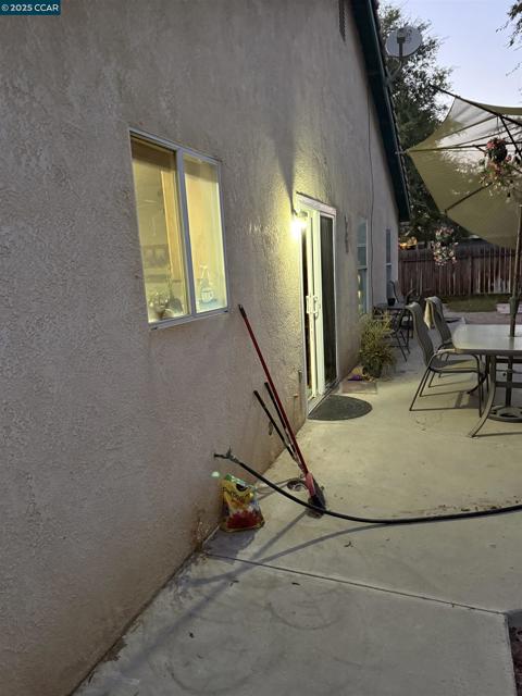 2306 River Ct, Delano CA: https://media.crmls.org/mediaz/ae63d523-9005-4bbe-bec2-59046a998f0c.jpg