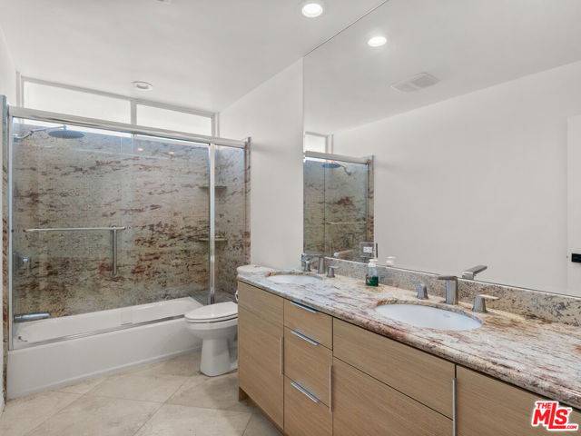 9606 Arby Drive, Beverly Hills CA: https://media.crmls.org/mediaz/ae6462de-2b88-409f-a7cb-63816f0e8c25.jpg