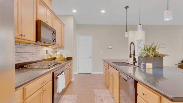 1254 Steinbeck Drive, Hollister CA: https://media.crmls.org/mediaz/ae649af7-271a-4488-b599-f64152338433.jpg