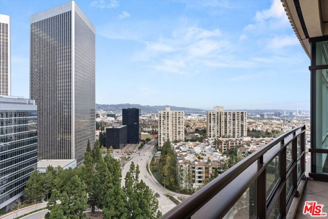 1 W Century Drive, Los Angeles CA: https://media.crmls.org/mediaz/ae64eec6-44e3-4027-9778-2453984edeff.jpg