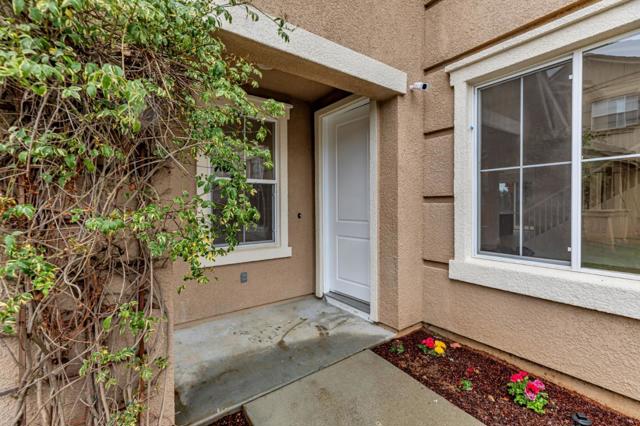 9135 Desiderio Way, Gilroy CA: https://media.crmls.org/mediaz/ae64fb80-89ff-4cfa-8252-4536bdd3ee58.jpg