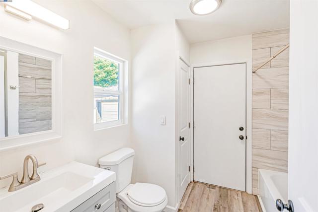 24576 Oneil Ave, Hayward CA: https://media.crmls.org/mediaz/ae654ecd-a1e6-4e88-8c7c-915f74488a4d.jpg
