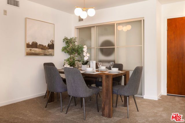 4702 Fulton Avenue, Sherman Oaks CA: https://media.crmls.org/mediaz/ae656181-633d-428e-b077-5d066dd5491b.jpg
