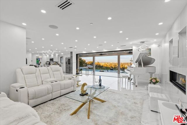 8600 Farralone Avenue, West Hills CA: https://media.crmls.org/mediaz/ae66ac0e-eda8-43af-ae90-6285f9a7d662.jpg