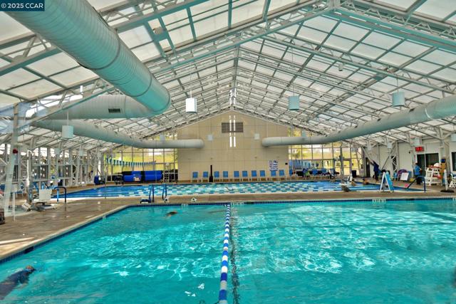 4033 Terra Granada Dr, Walnut Creek CA: https://media.crmls.org/mediaz/ae672669-8b90-4da2-be75-75581d974333.jpg