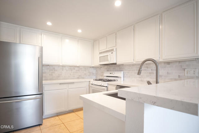 Detail Gallery Image 24 of 26 For 3221 Harbor Bld, Oxnard,  CA 93035 - 3 Beds | 2/1 Baths