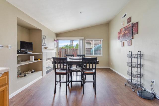 1001 Eagle Drive, Salinas CA: https://media.crmls.org/mediaz/ae679879-22cb-450d-9a88-01b317512e97.jpg