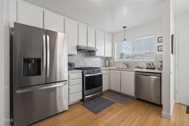 Detail Gallery Image 12 of 18 For 2543 E Harbor Bld #1,  Ventura,  CA 93001 - 2 Beds | 1/1 Baths