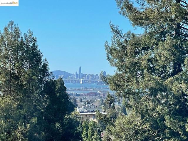 80 Oak Ridge Rd, Berkeley CA: https://media.crmls.org/mediaz/ae67a30f-b5df-4a91-bd08-19bbe526d8b1.jpg