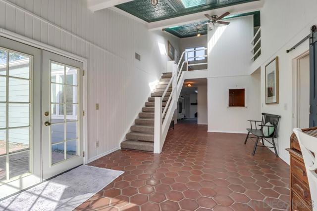 9740 Nutby Ln, Escondido CA: https://media.crmls.org/mediaz/ae684989-7087-428c-bd7f-7086ec0b7a04.jpg