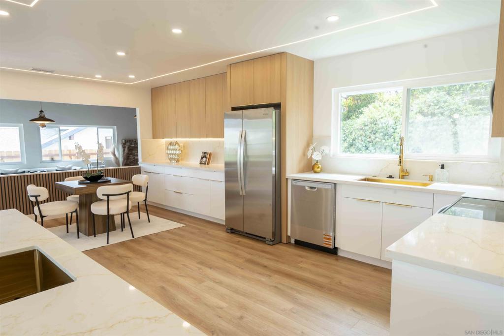 MLS #250039460SD image #11