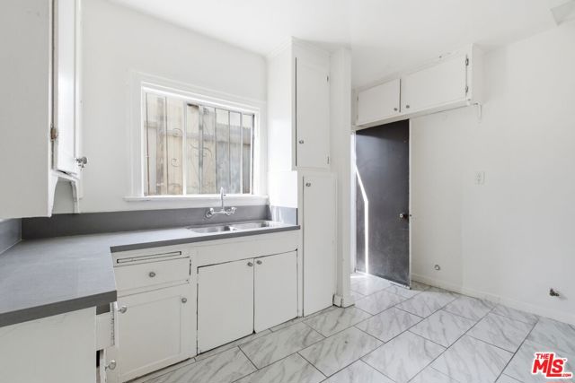 1570 E 110th Street, Los Angeles CA: https://media.crmls.org/mediaz/ae68570f-c23c-4cc8-985c-5a0837f8b739.jpg