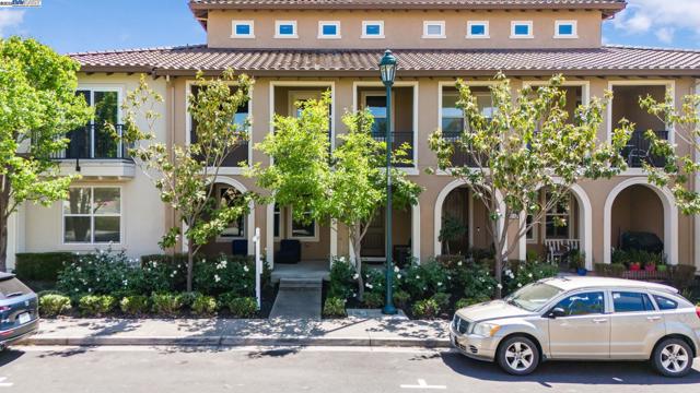 3340 Giovanni Way, Dublin CA: https://media.crmls.org/mediaz/ae68e53b-056e-4194-805f-51e794096f32.jpg