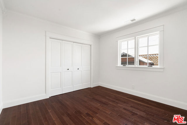 2347 Parnell Avenue, Los Angeles CA: https://media.crmls.org/mediaz/ae690939-6d3c-4316-bcb3-079a3ce081f1.jpg