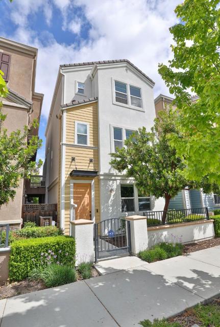 825 Garden Street, Milpitas CA: https://media.crmls.org/mediaz/ae69b1ec-d811-476b-8069-e7c06498cc45.jpg