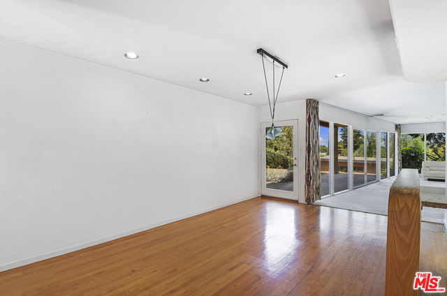 3580 Mountain View Avenue, Los Angeles CA: https://media.crmls.org/mediaz/ae69da0b-4fe3-46db-aa61-af65f7aaf6df.jpg