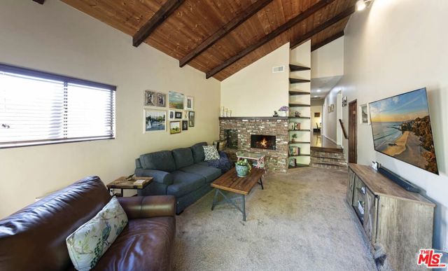 532 N San Marino Avenue, San Gabriel CA: https://media.crmls.org/mediaz/ae69e719-2366-418d-bbd5-a4c11da93339.jpg