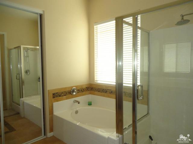 43541 Parkway Esplanade E, La Quinta CA: https://media.crmls.org/mediaz/ae6a88b9-2fee-4527-ad24-4b500c23b20c.jpg