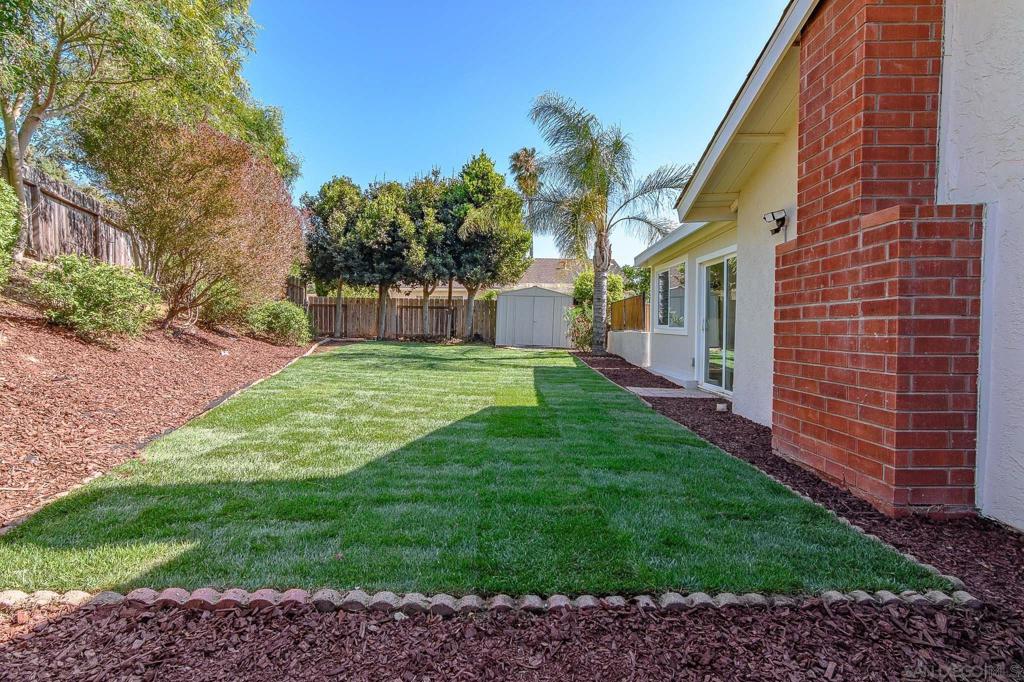 11489 Almazon St - photo 4