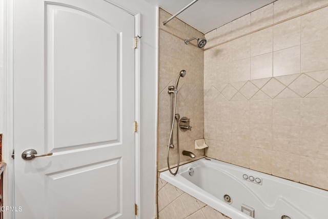 453 Frontenac Avenue, Los Angeles CA: https://media.crmls.org/mediaz/ae6cbd4d-6bda-46ca-b898-71f3e1663a2d.jpg