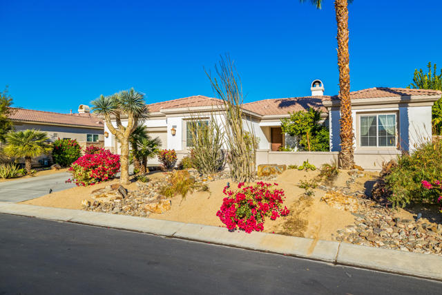 79704 Castille Drive, La Quinta CA: https://media.crmls.org/mediaz/ae6d47f4-6618-40d1-b601-e122d261c59f.jpg