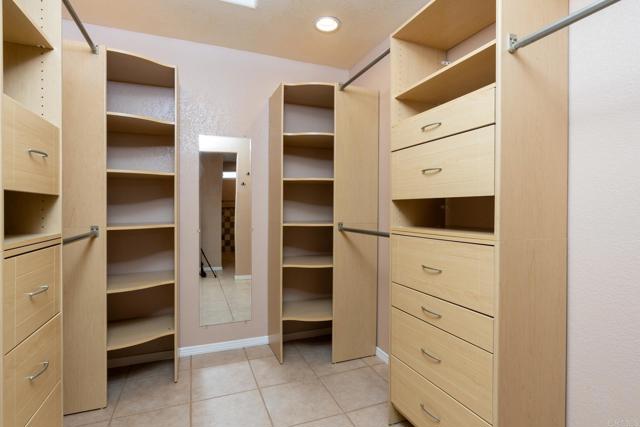 Detail Gallery Image 17 of 36 For 8364 Lake Ashwood Ave, San Diego,  CA 92119 - 4 Beds | 2/1 Baths